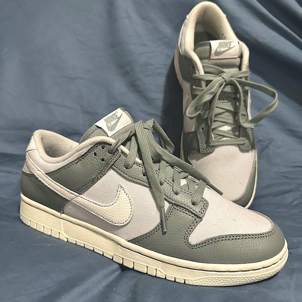 Nike Dunk Low Retro Mica Green Size 9M